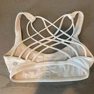 Lululemon Free to Be Bra